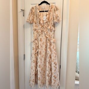 Storia Cream Floral Maxi Dress